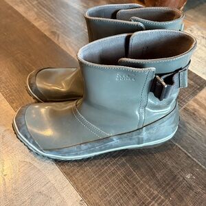 Sorel Women’s Waterproof Rubber Wedge Ankle Boots Gray Buckle Rain Boots Size 10